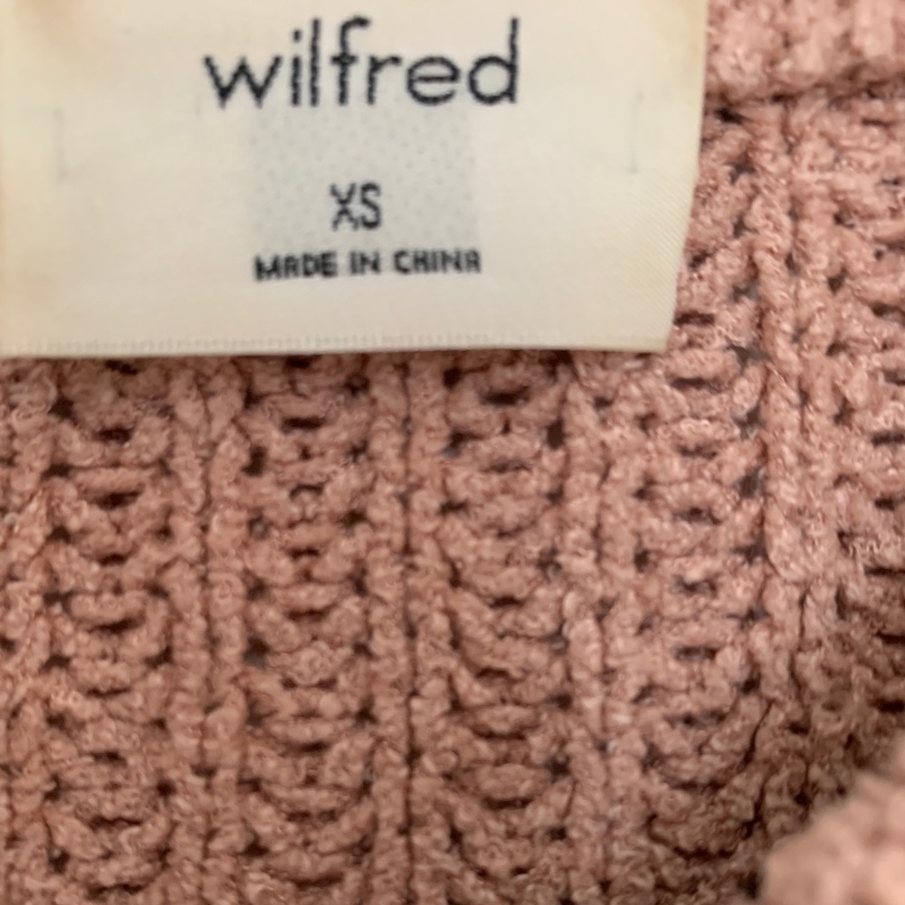 Gorgeous Aritzia Wilfred Sweater - WORN ONCE - Picture 3 of 5
